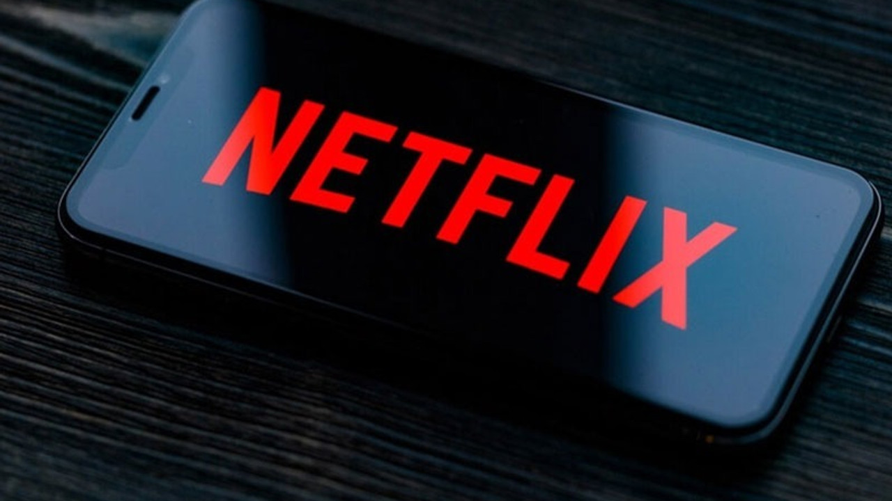 Çekilme iddialarının ardından AKP ve Netflix'ten açıklama geldi