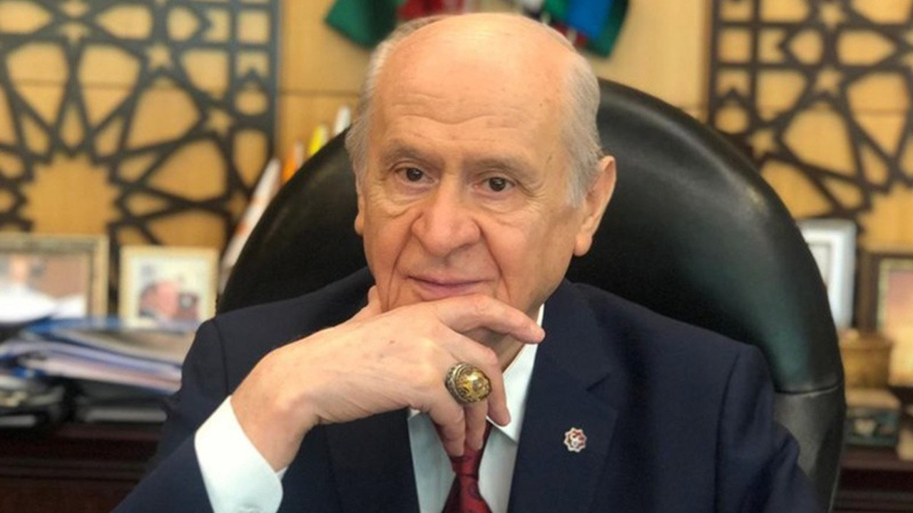 Ayasofya silüetli yüzük takmıştı: İnternette Devlet Bahçeli yüzüğü furyası