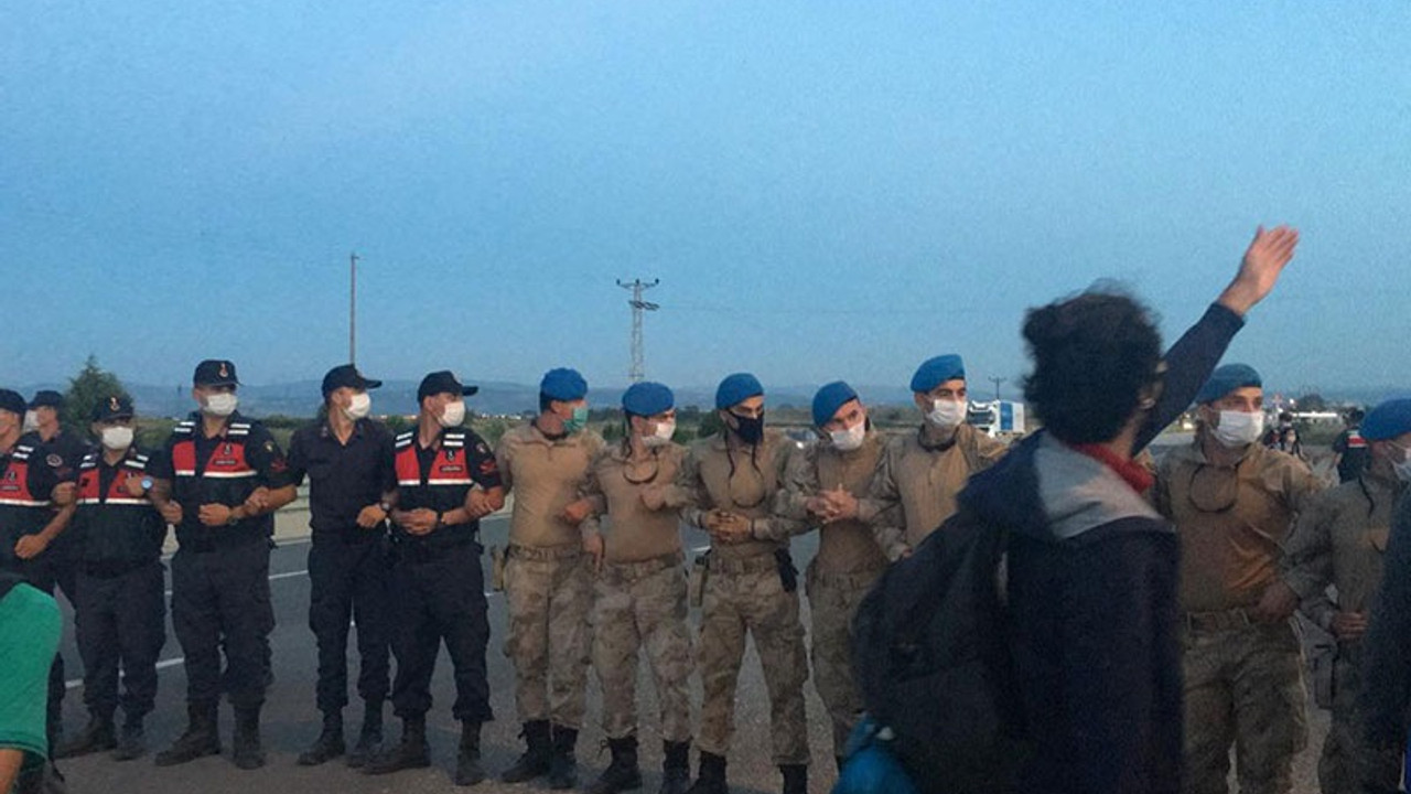 Kazdağları için yola çıkan doğa gönüllülerine Çanakkale'de müdahale