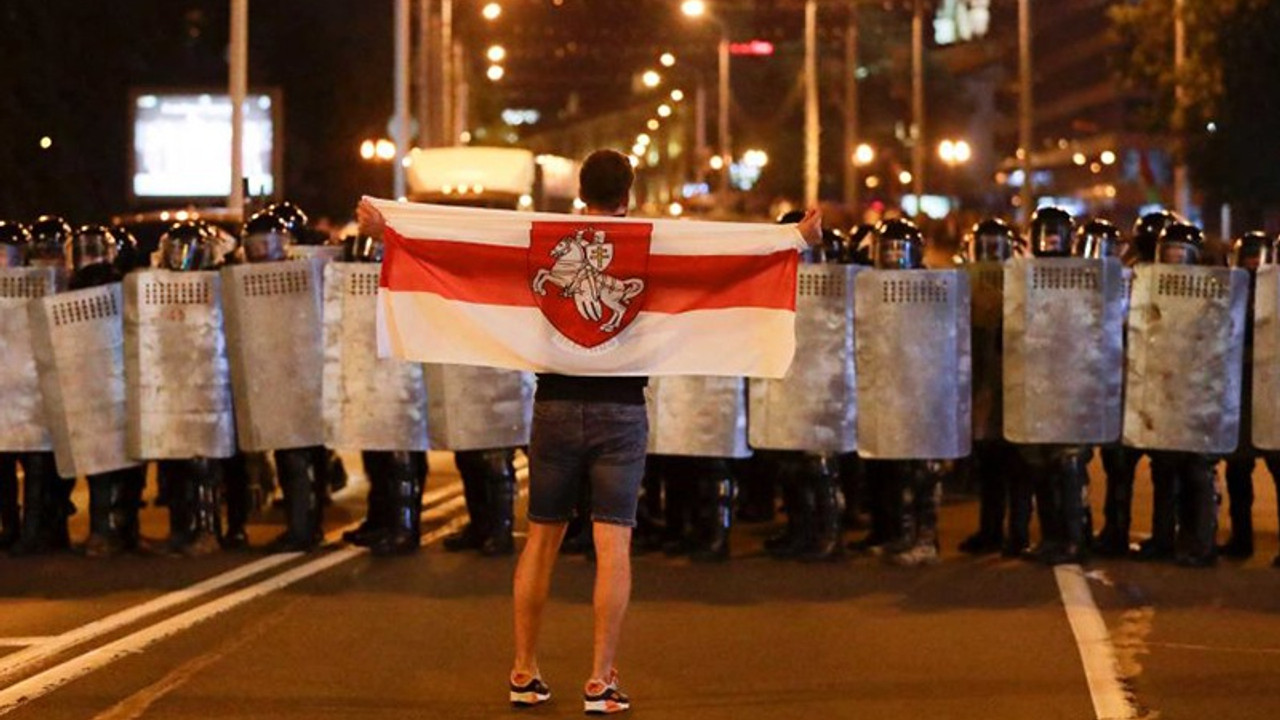 Belarus: Lukaşenko'nun kazandığı açıklandı, protestocular sokağa çıktı