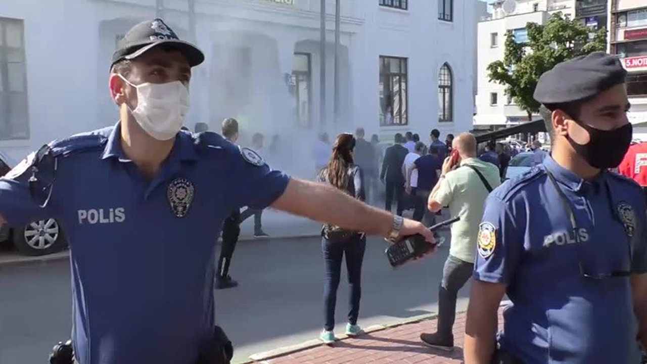 Bursa'da işleri kötü giden esnaf valilik önünde bedenini ateşe verdi