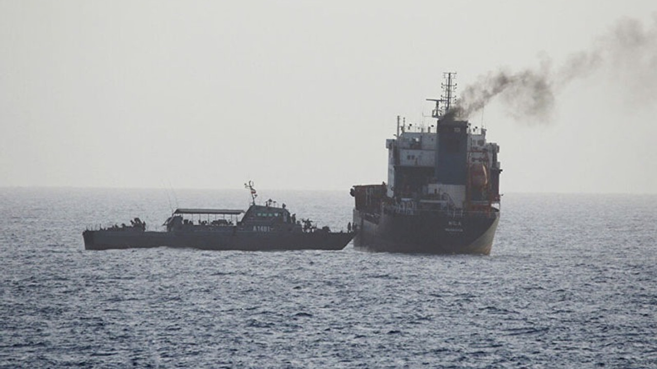 ABD İran petrolü taşıyan 4 tanker gemiye el koydu