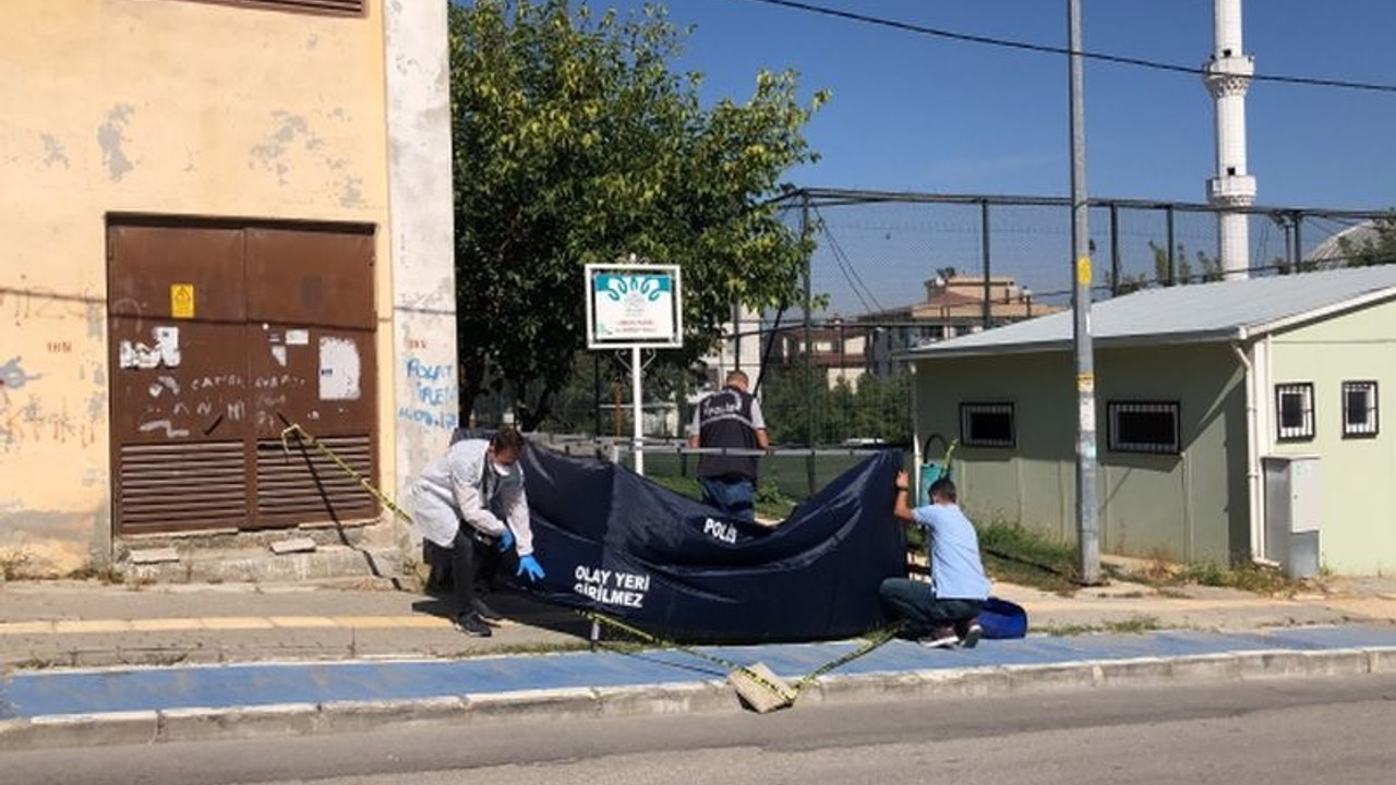 Yürüyüş yapmak için evden çıkan genç parkta ölü bulundu