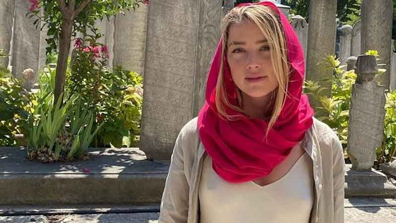 Hollywood oyuncusu Amber Heard'ten Ayasofya ziyareti