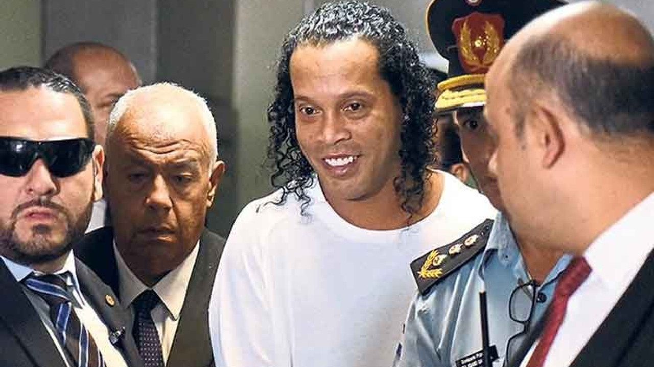 Sahte pasaportla tutuklanan Ronaldinho artık özgür