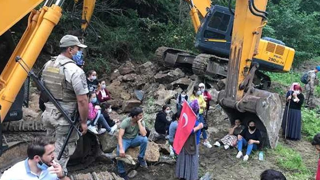 'Bir ülkeyi işgal eder gibi köye çıkarma yaptılar'