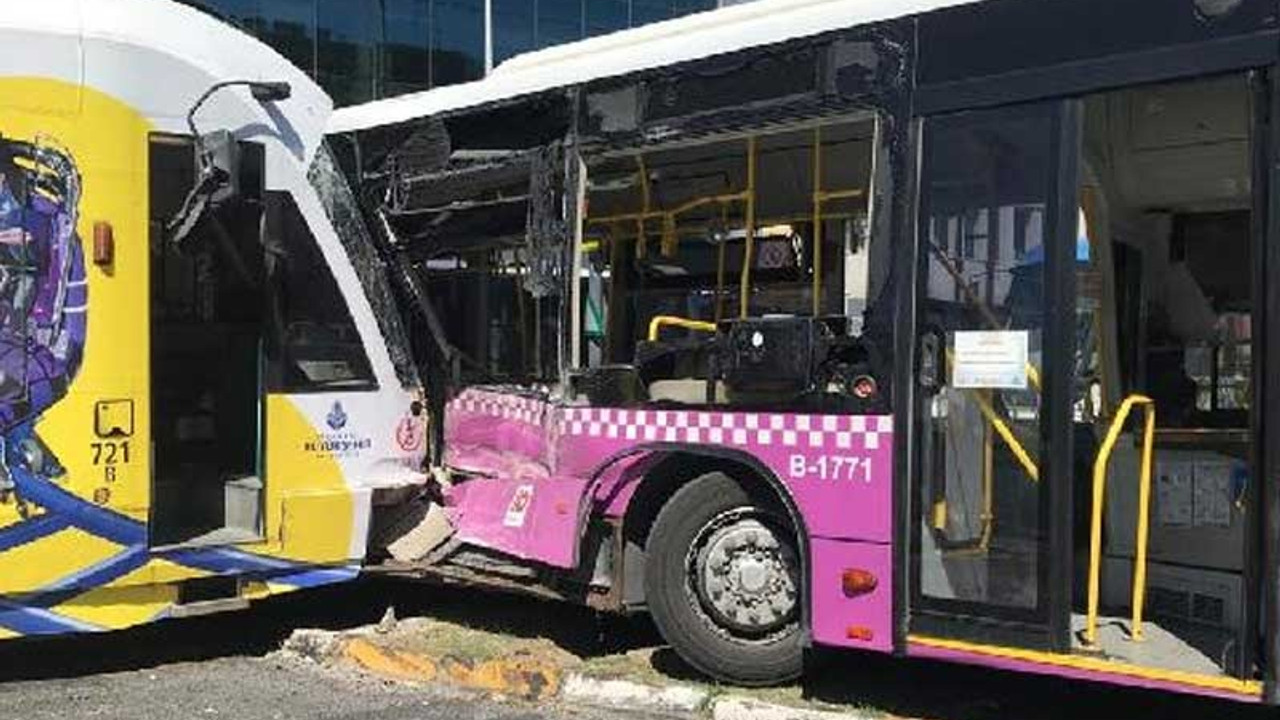 İstanbul'da tramvayla otobüs çarpıştı