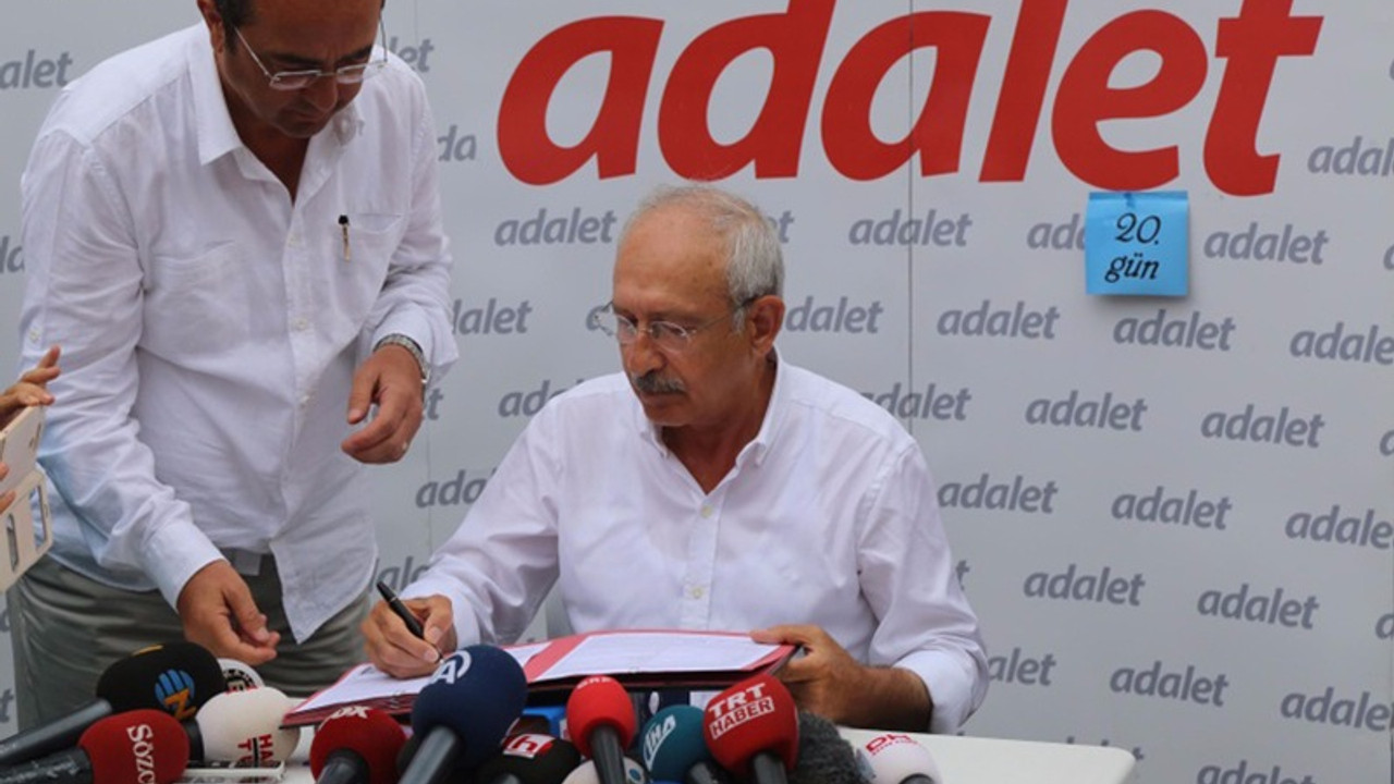 Kılıçdaroğlu AİHM dilekçesini canlı yayında imzaladı