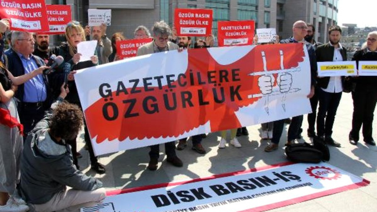 Ağustos ayında en az 15 gazeteci psikolojik ve fiziksel şiddete maruz kaldı