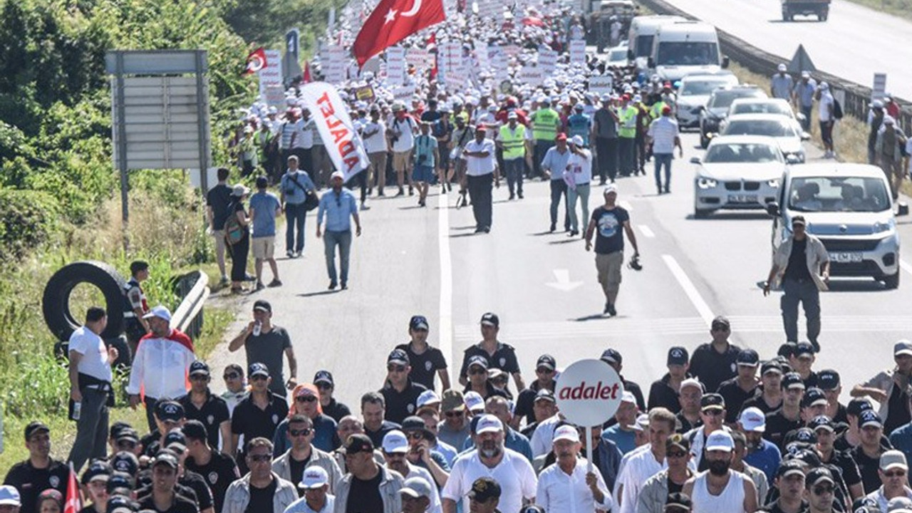 Provokasyonlar Adalet Yürüyüşü'nü durduramadı