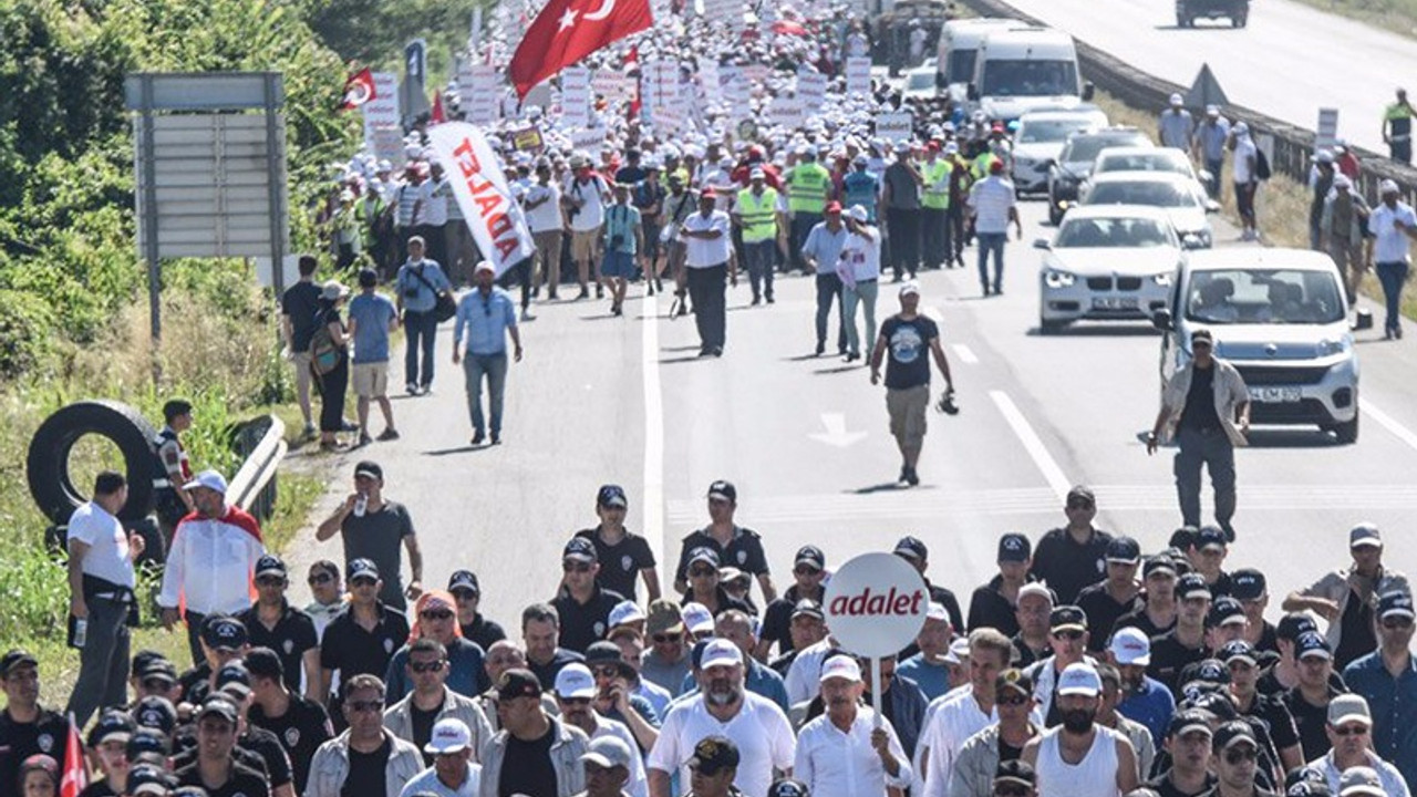 “Yürüyüş demokrasiyi kurtarmak isteyenleri birleştirecek”