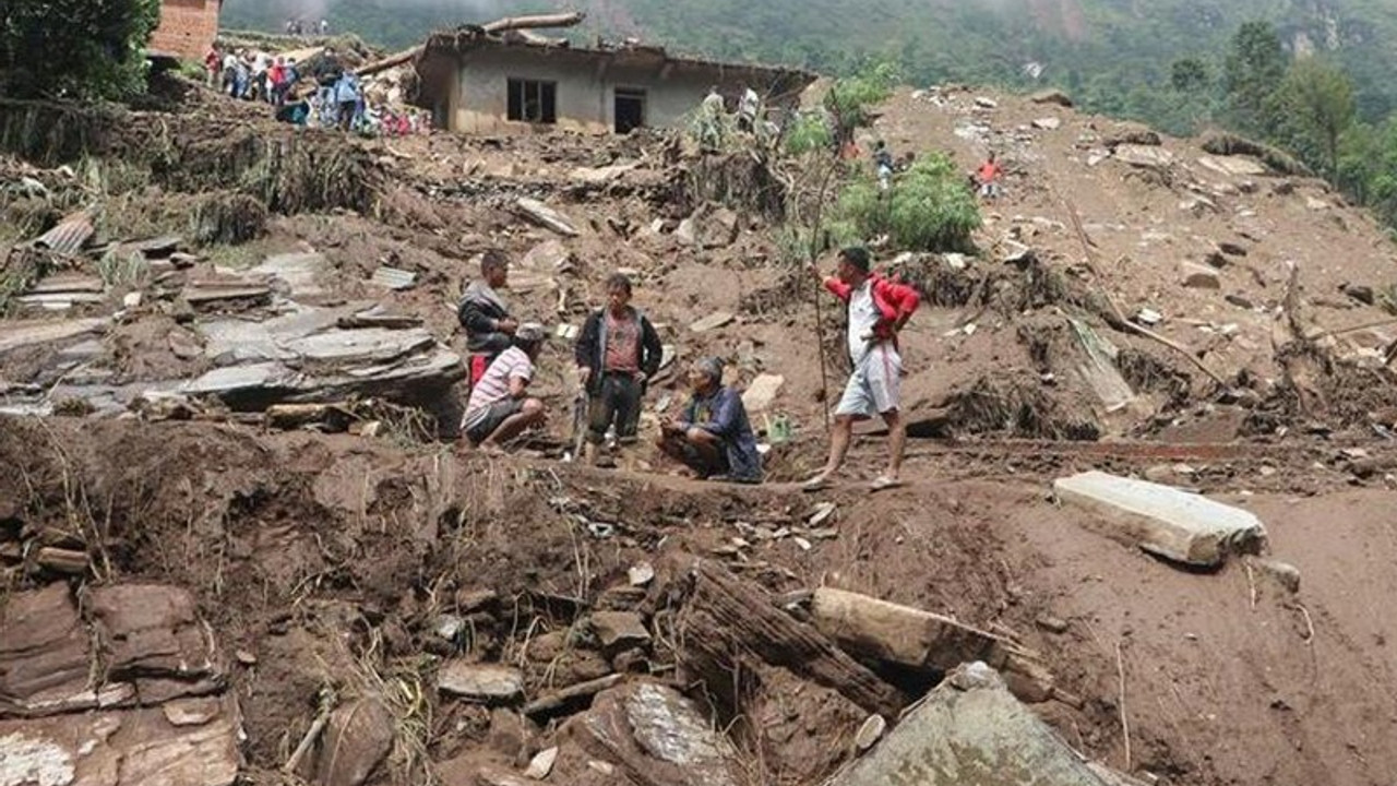 Nepal’de toprak kayması: 12 ölü