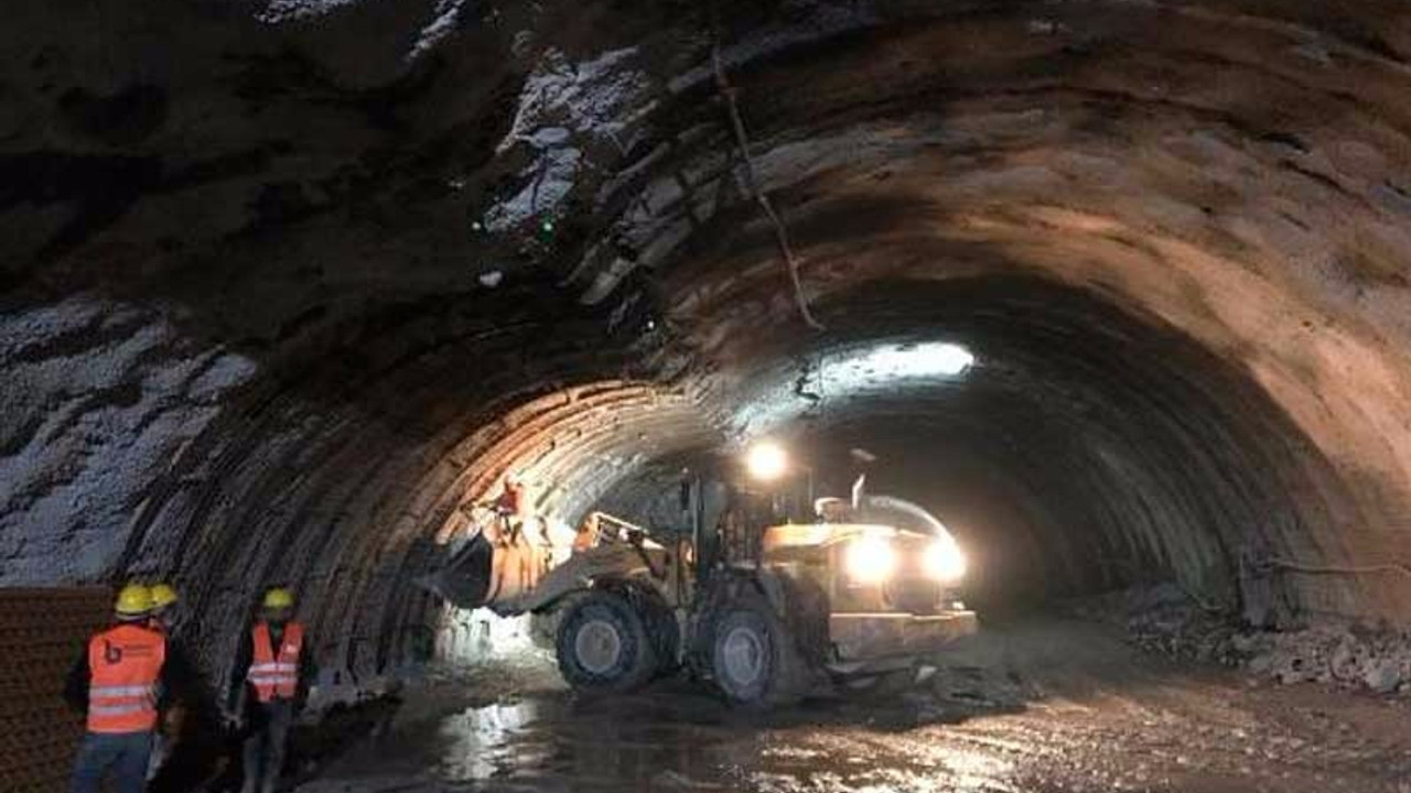 Kop Dağı tünelinde patlama: 8 işçi yaralandı