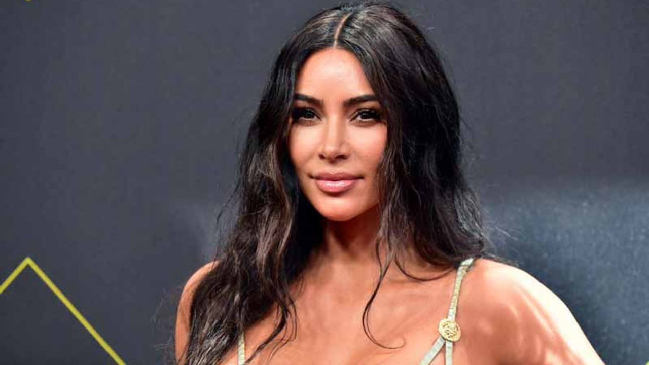 Kim Kardashian: Türkiye Bakü'ye silah ve savaşçı göndermemesi için uyarılmalı