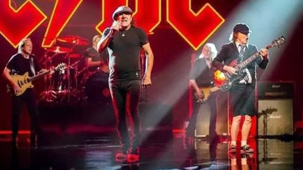 Efsanevi hard rock grubu AC/DC yeni albümün sinyalini verdi