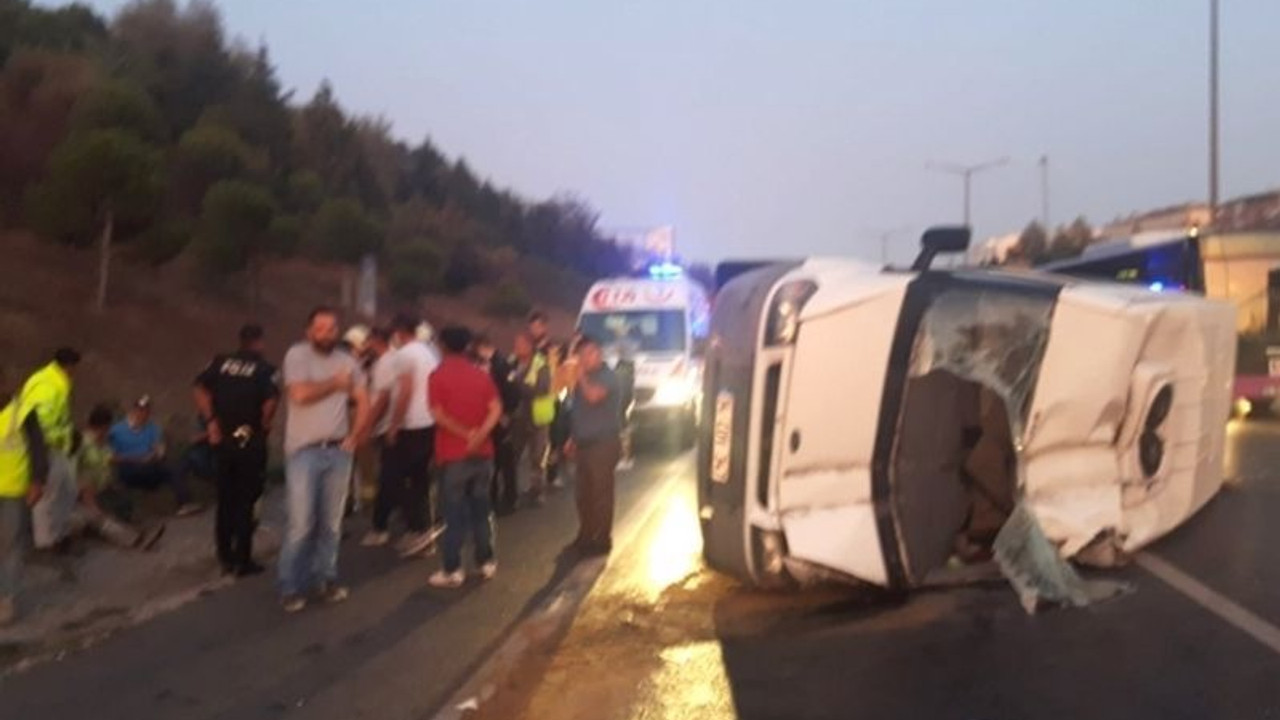 4 işçi servisi kaza yaptı: Çok sayıda yaralı