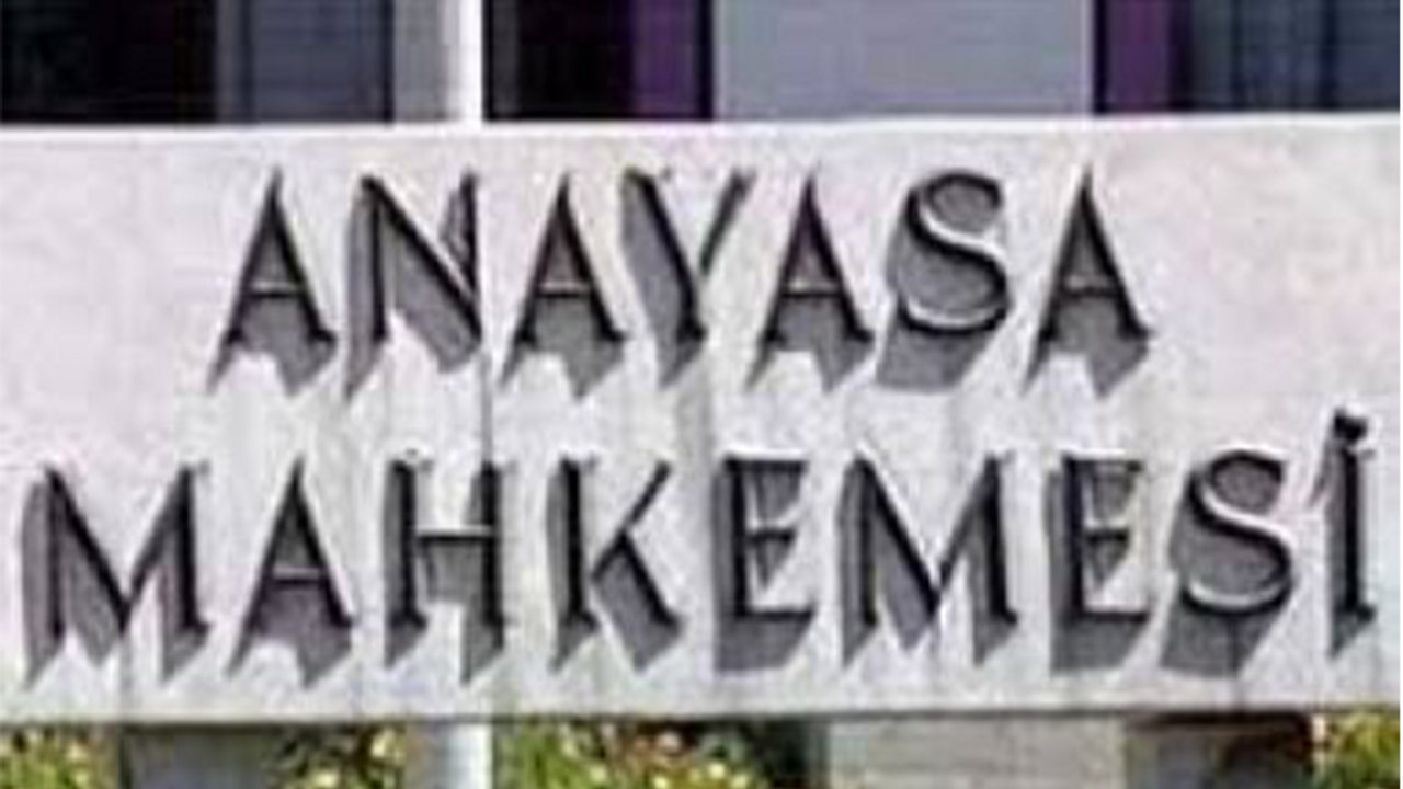 Anayasa Mahkemesi referandum başvurusunu 'yetkisizlik' nedeniyle reddetti