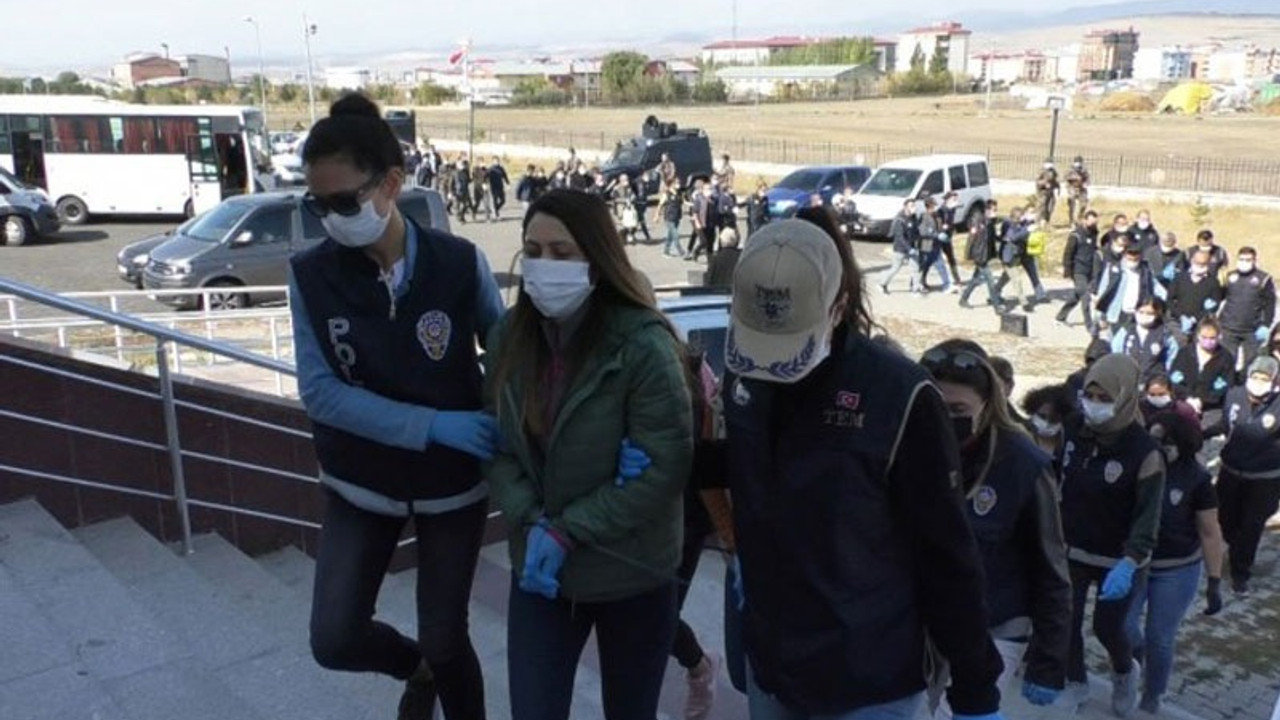 Kars Belediye Eş Başkanı Alaca ve 14 kişinin gözaltı süresi uzatıldı