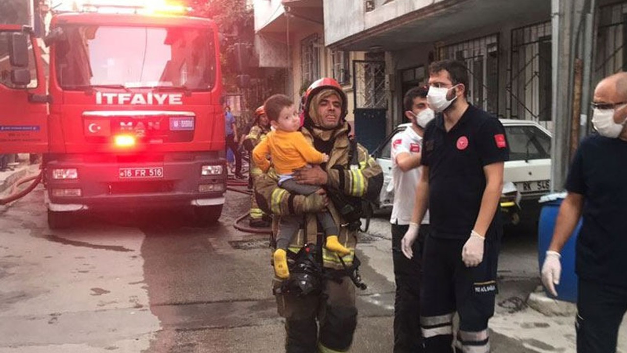Gaz patlaması sonucu 5 katlı apartmanda yangın çıktı