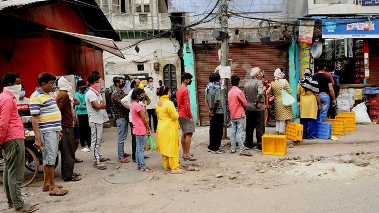 Coronavirus: Hindistan'da son 24 saatte 884 kişi öldü