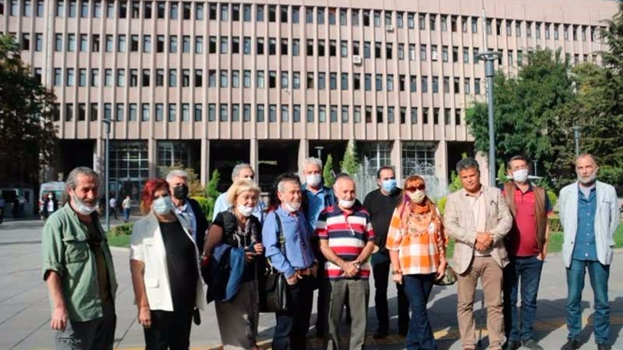 Şair Telli 'Cumhurbaşkanına hakaret' suçlamasıyla hâkim karşısına çıktı