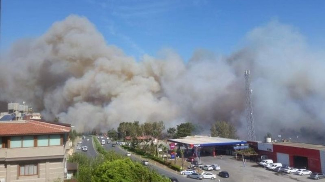 Hatay'da orman yangını: Yerleşim yerleri tehdit altında