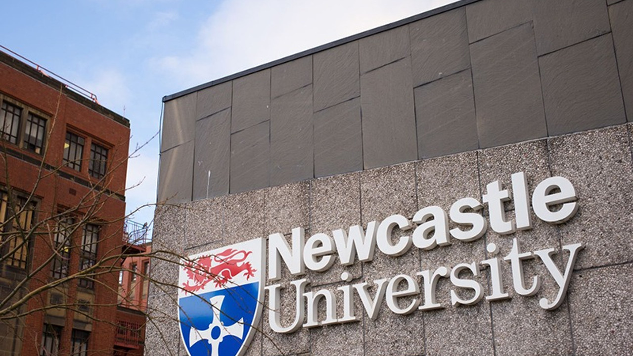 İngiltere'de Newcastle Üniversitesi'nde binden fazla Coronavirus vakası