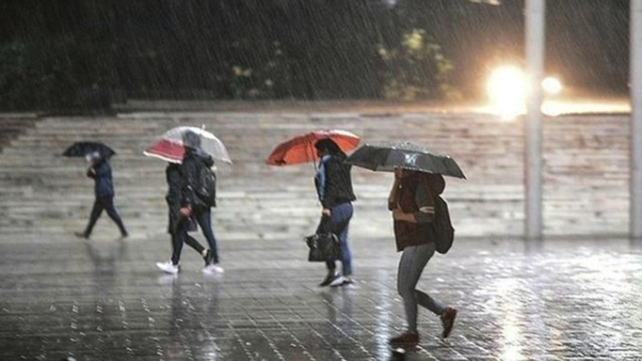 Meteorolojiden çok sayıda kent için kuvvetli yağış ve fırtına uyarısı