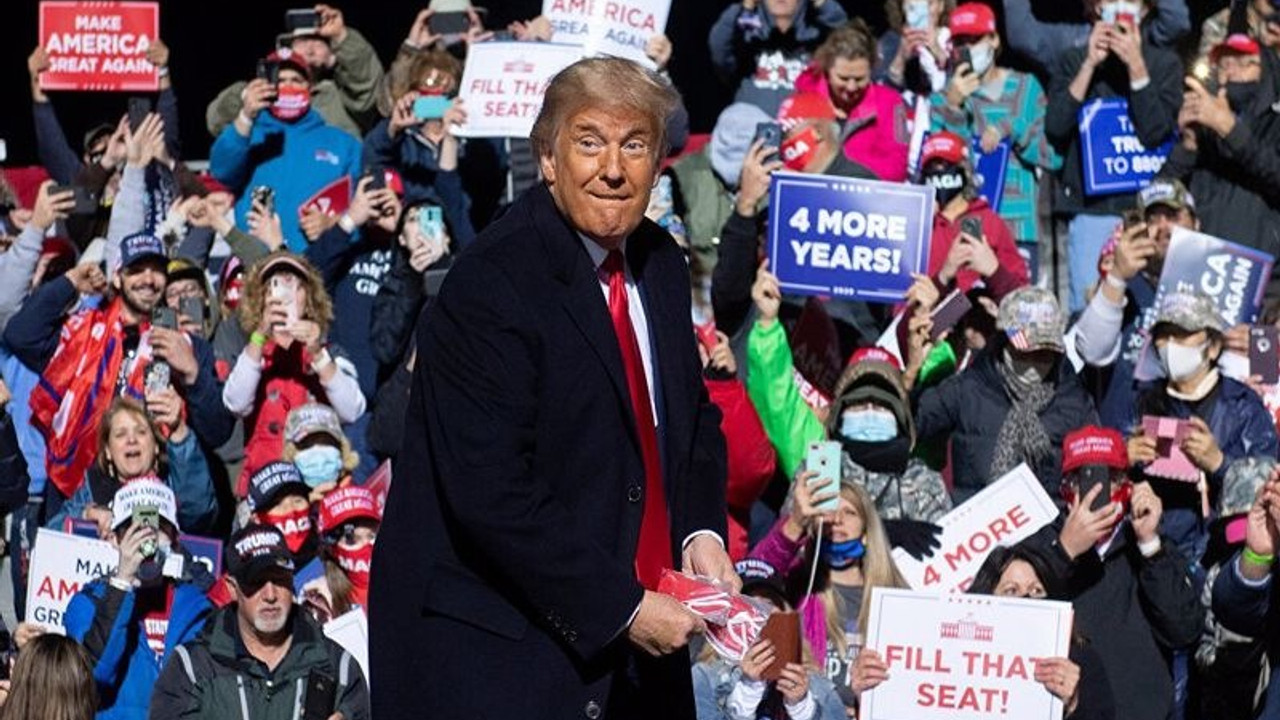 Trump kadınlara seslendi: Lütfen beni sever misiniz