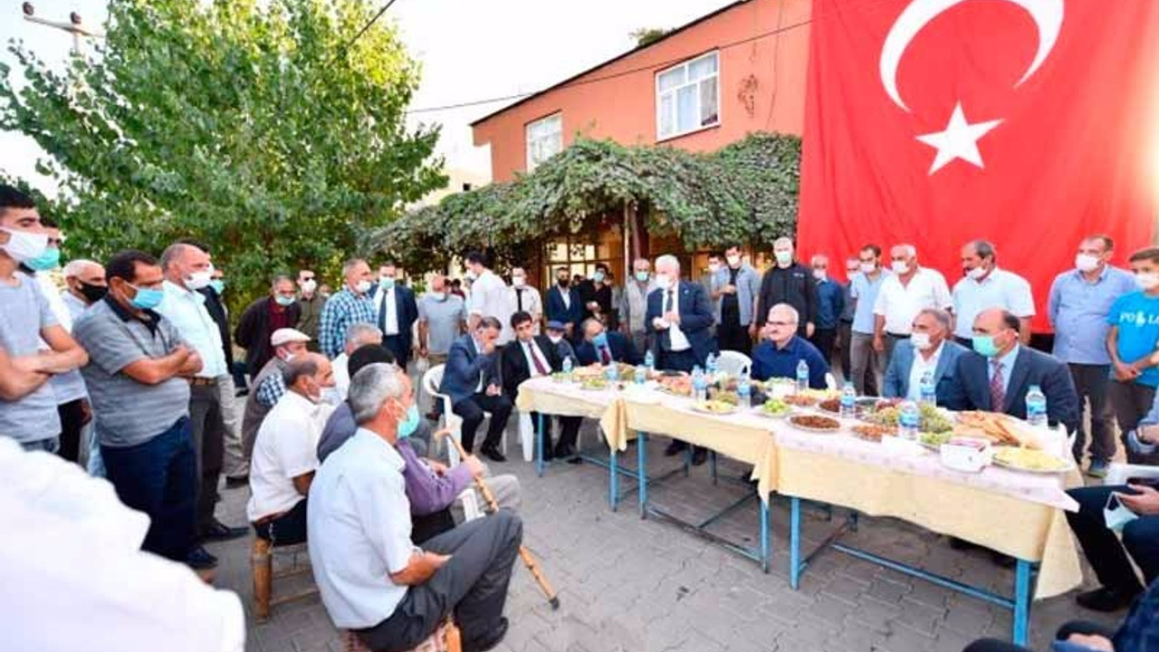 Maske denetimine çıkan vali maske takmadı