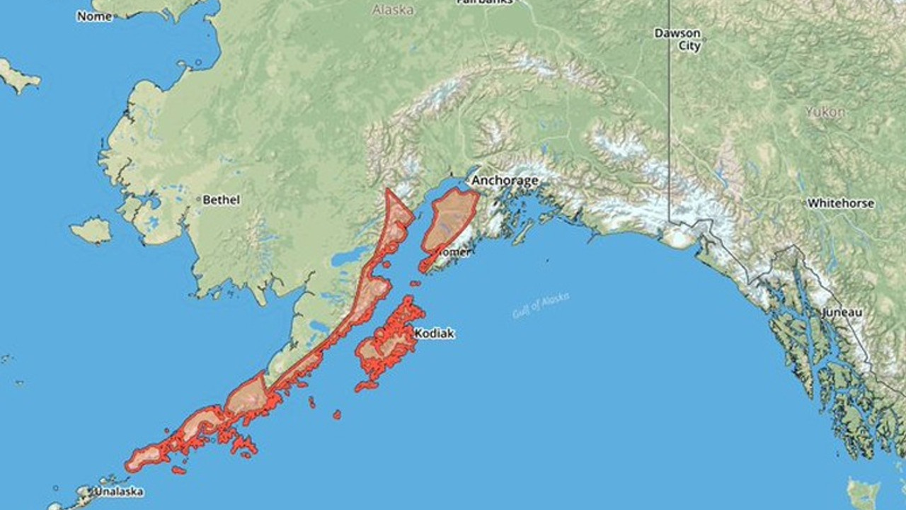 Alaska'da 7.5 büyüklüğünde deprem: Tsunami uyarısı verildi