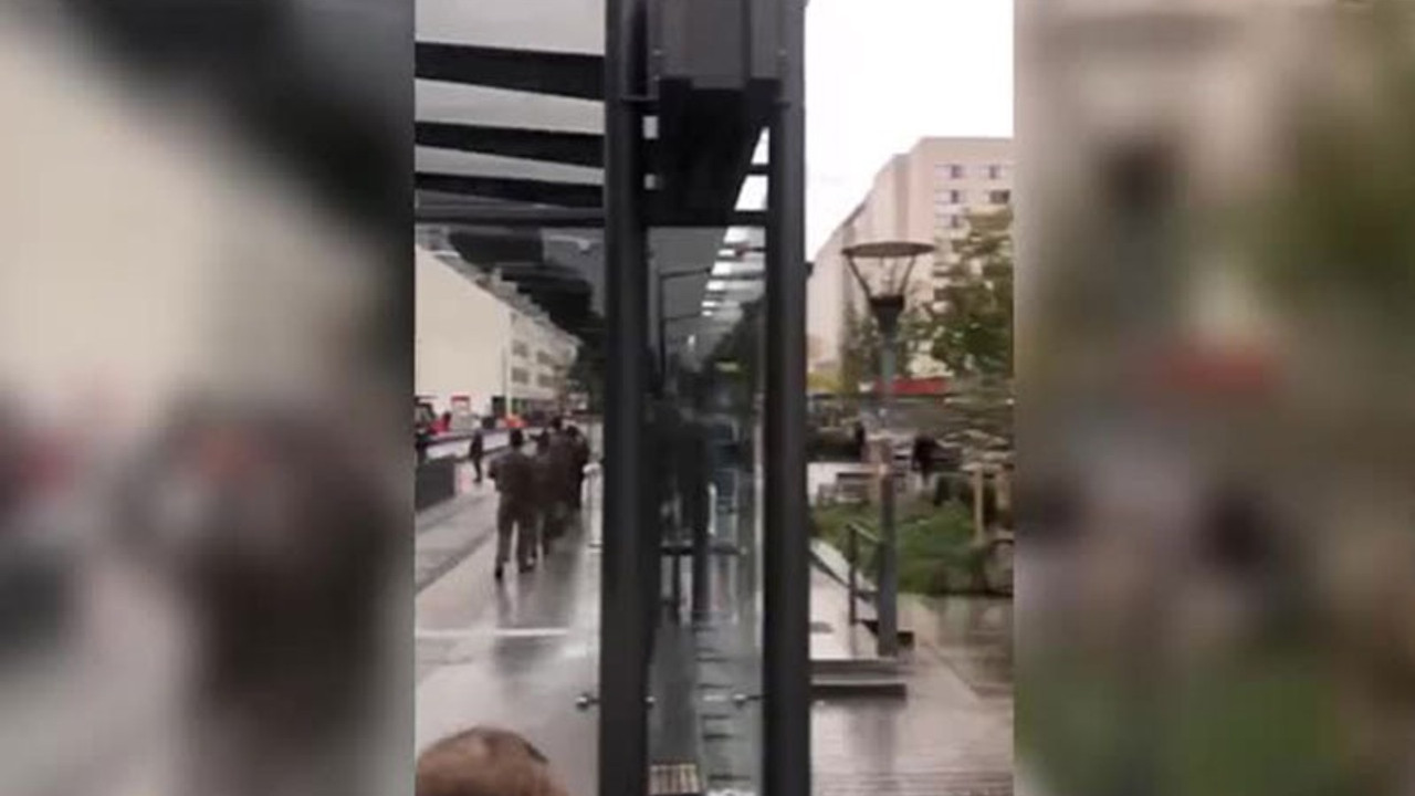 Fransa'da bombalı paket paniği