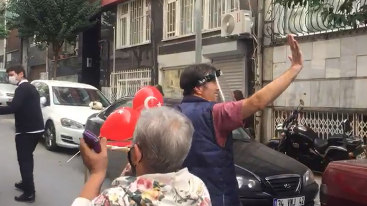 Şişli Belediyesi gürültü kirliliği gerekçesiyle simit tezgahına el koydu, mahalleli eylem yaptı