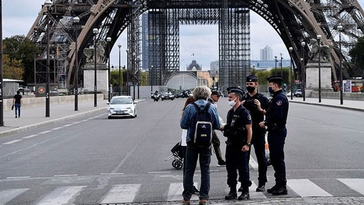 Paris'te bomba alarmı