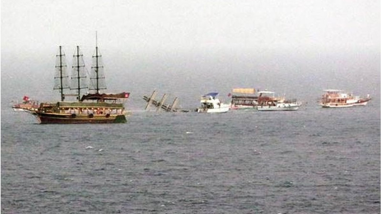 Antalya'da batan tur teknesinde bir turist hayatını kaybetti