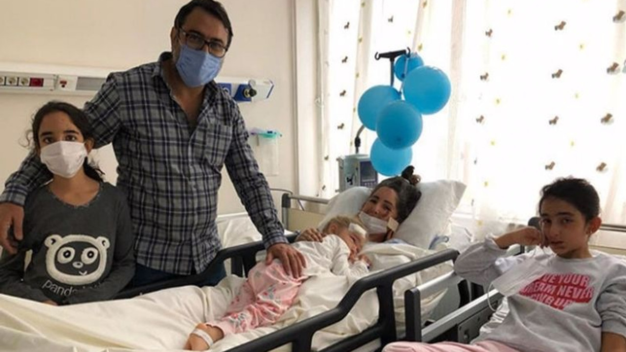 Depremden 65 saat sonra sağ çıkan minik Elif ailesiyle bir araya geldi