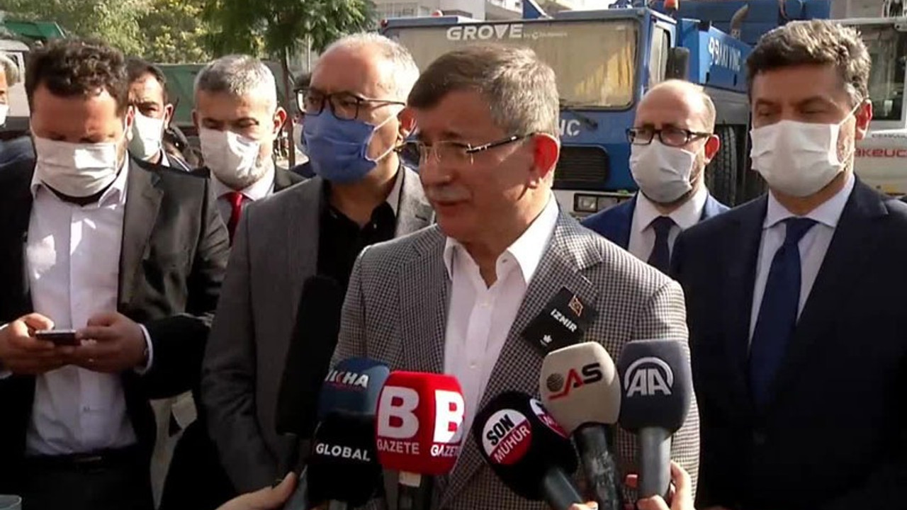 Davutoğlu depremin vurduğu İzmir'de: Şehirler bazında özel imar yasaları çıkarılmalı