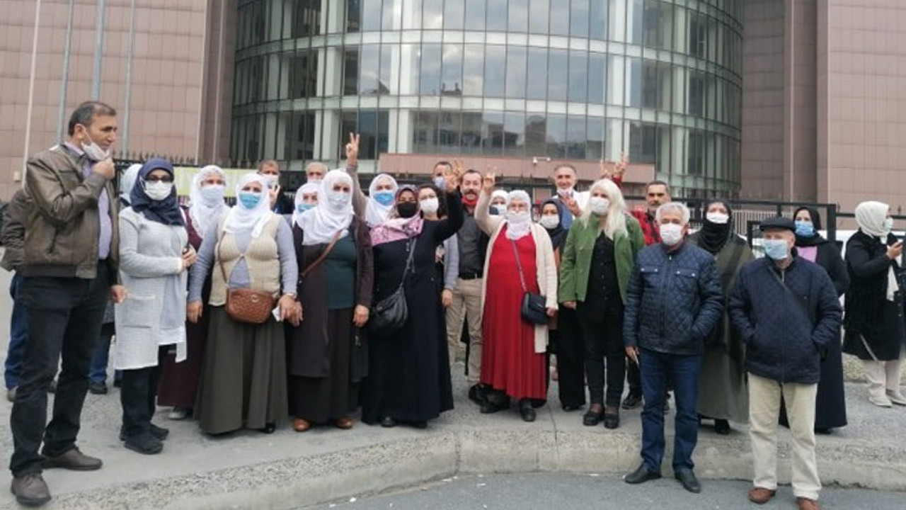 Beyaz Tülbentli Anneler hakkında 'zorla getirilme' kararı: Gerekçe açlık grevine destek açıklaması