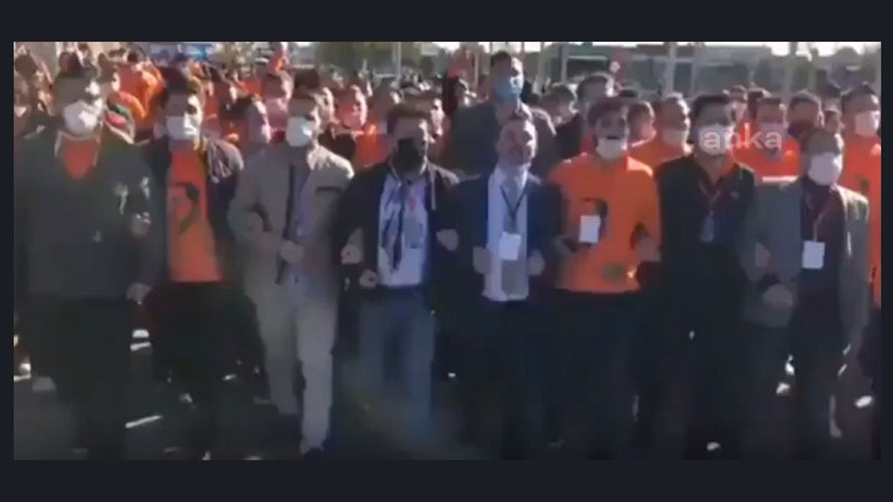 AKP kongresinde mesafesiz yürüyüş: Covid-19 AKP propagandası hariç herkes için geçerli