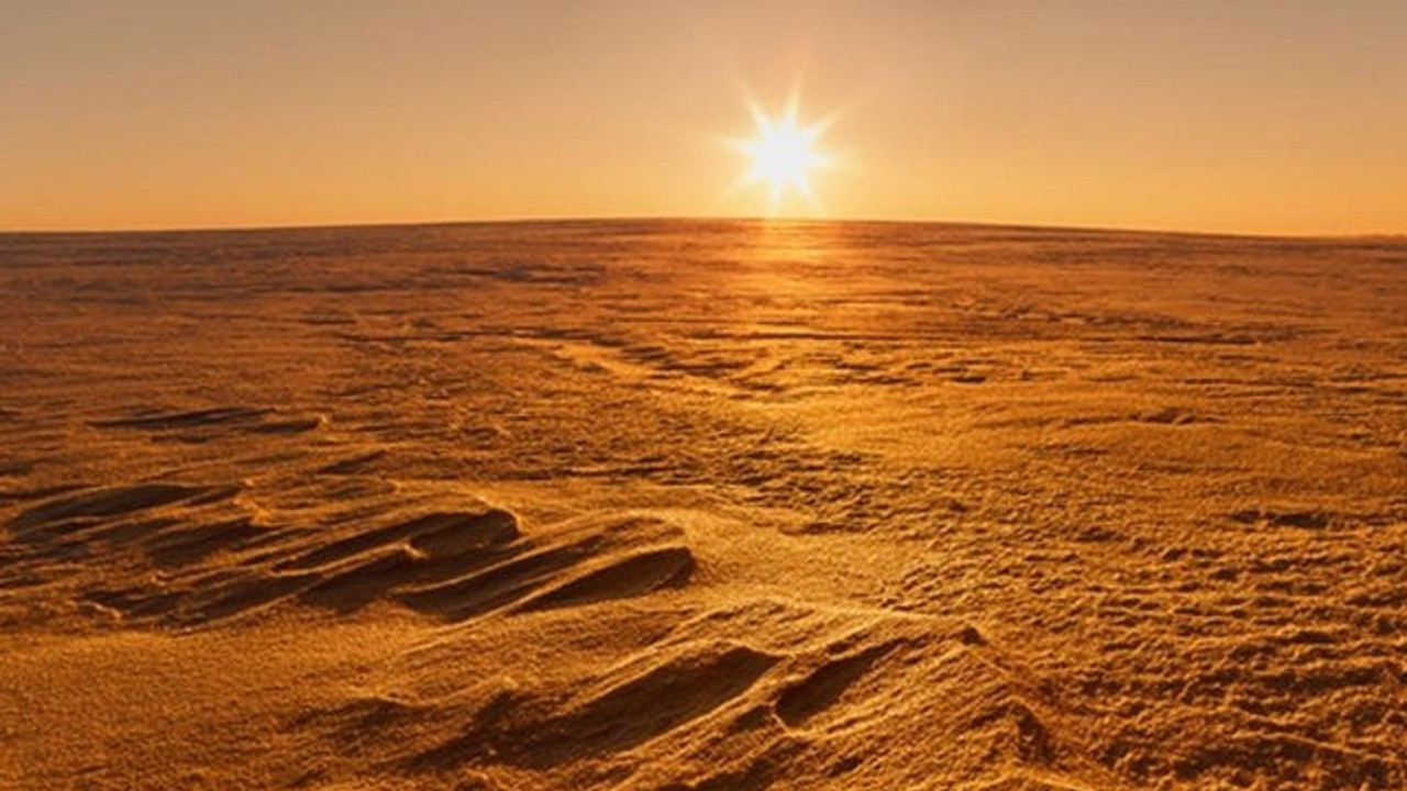 Dünya'dan götürülen bakterilerle Ay ve Mars'ta mineral madenciliği yapılabilecek