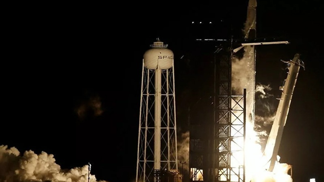 SpaceX ve NASA uzaya ilk operasyonel mürettabatlı uçuş gerçekleştirdi