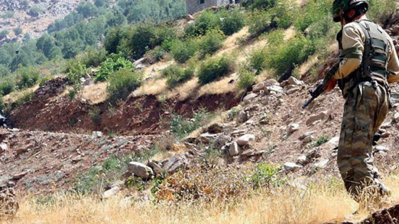 Çukurca ve Silopi'de 2 asker hayatını kaybetti