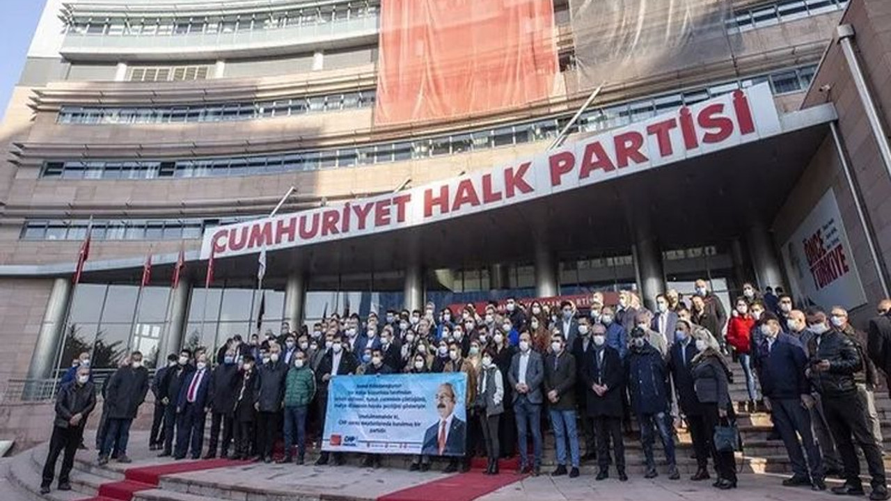 CHP Genel Merkezi önünde Kılıçdaroğlu'na destek eylemi: İlk seçimde hesaplaşacağız