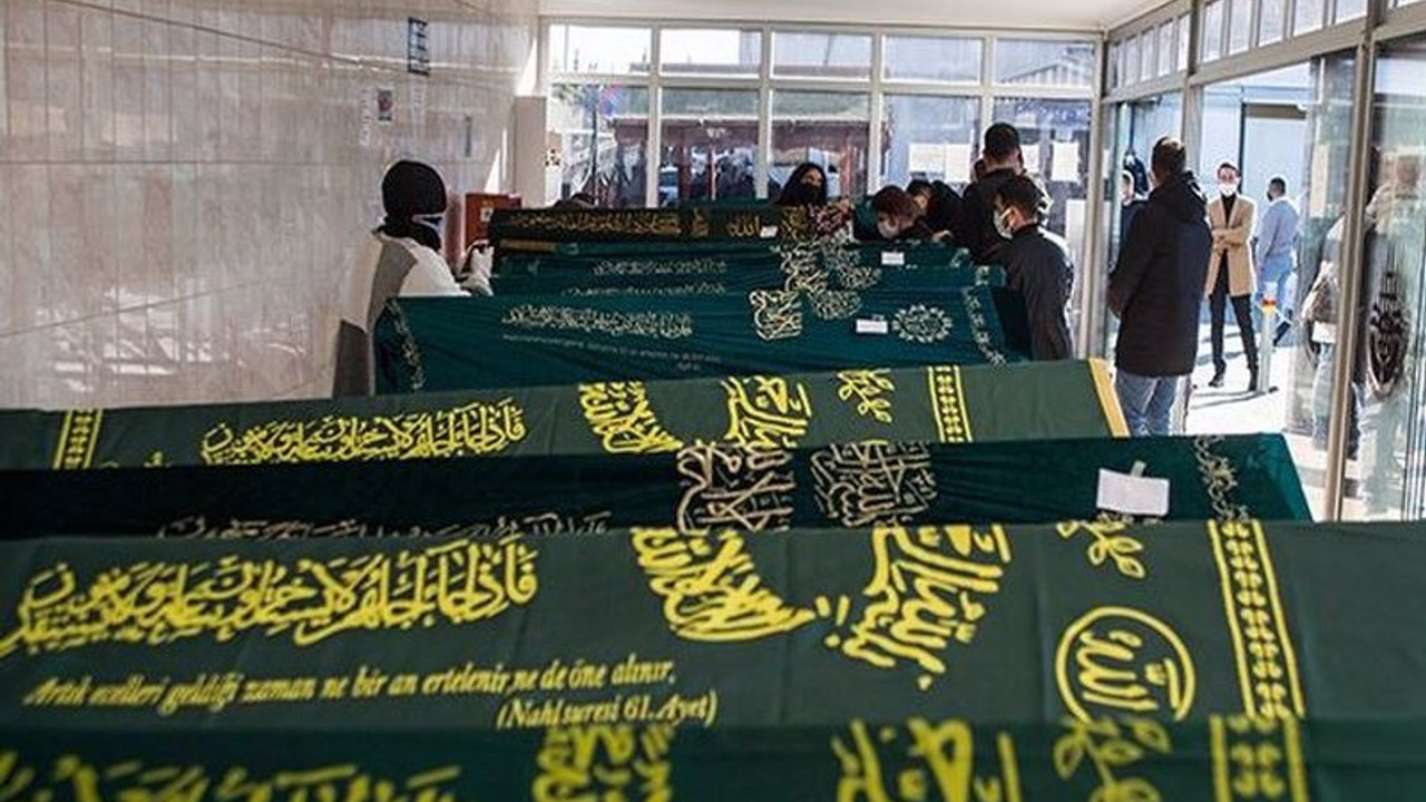 Hastane, gasilhane ve mezarlıklar salgın gerçeğini gözler önüne seriyor: 1 saatte 50 cenaze