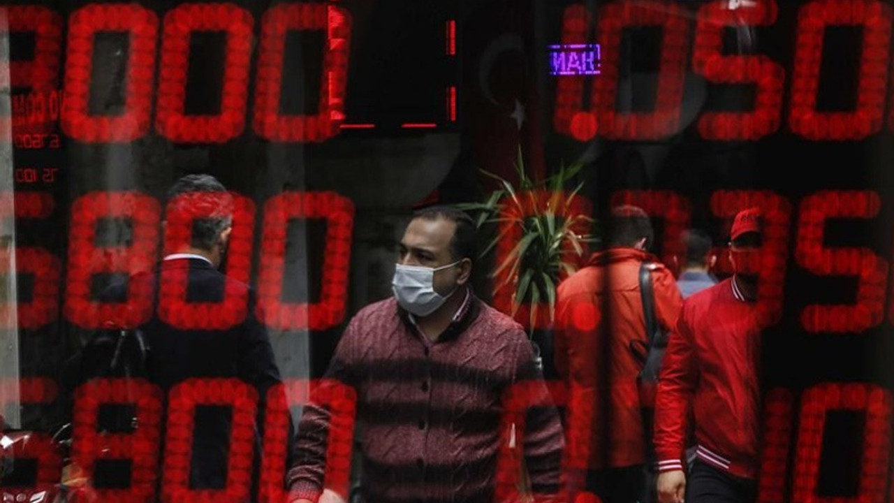 OECD'ye göre Türkiye bu yıl daralacak, 2021 ve 2022'de büyümeye dönecek