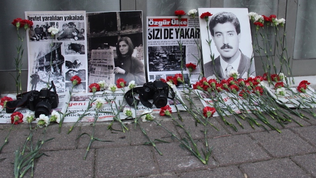 Bombalanan Özgür Ülke'nin önünden seslendiler: Bu saldırının emrini Tansu Çiller verdi