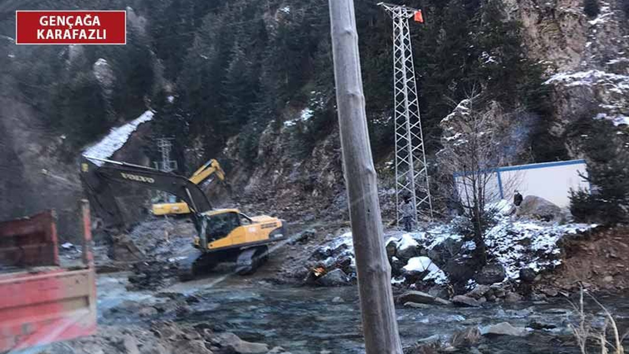 Artvin'de HES şirketi jandarma koruması eşliğinde çalışma yapıyor