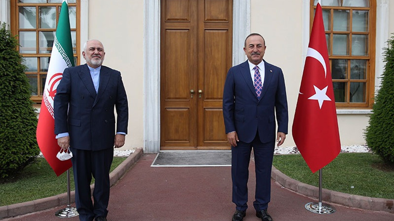 Çavuşoğlu, Zarif ile görüştü, şiir krizi çözüldü