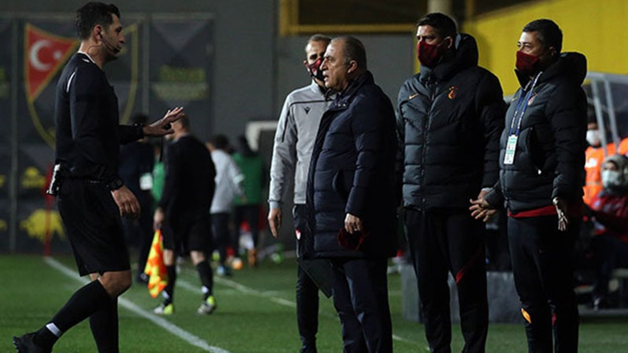 Kırmızı kart gören Fatih Terim'den hakeme: Sen ancak bekçi olursun