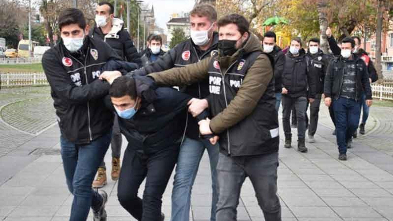 Leyla Güven'in tutuklanmasını protesto edenlere polis müdahalesi: Piroğlu tekerlekli sandalyeden düşürüldü